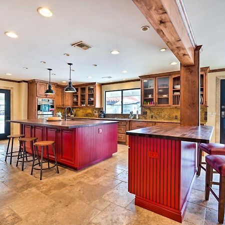Pet-Friendly Glendale Home With Pool And Putting Green Phoenix Exterior photo