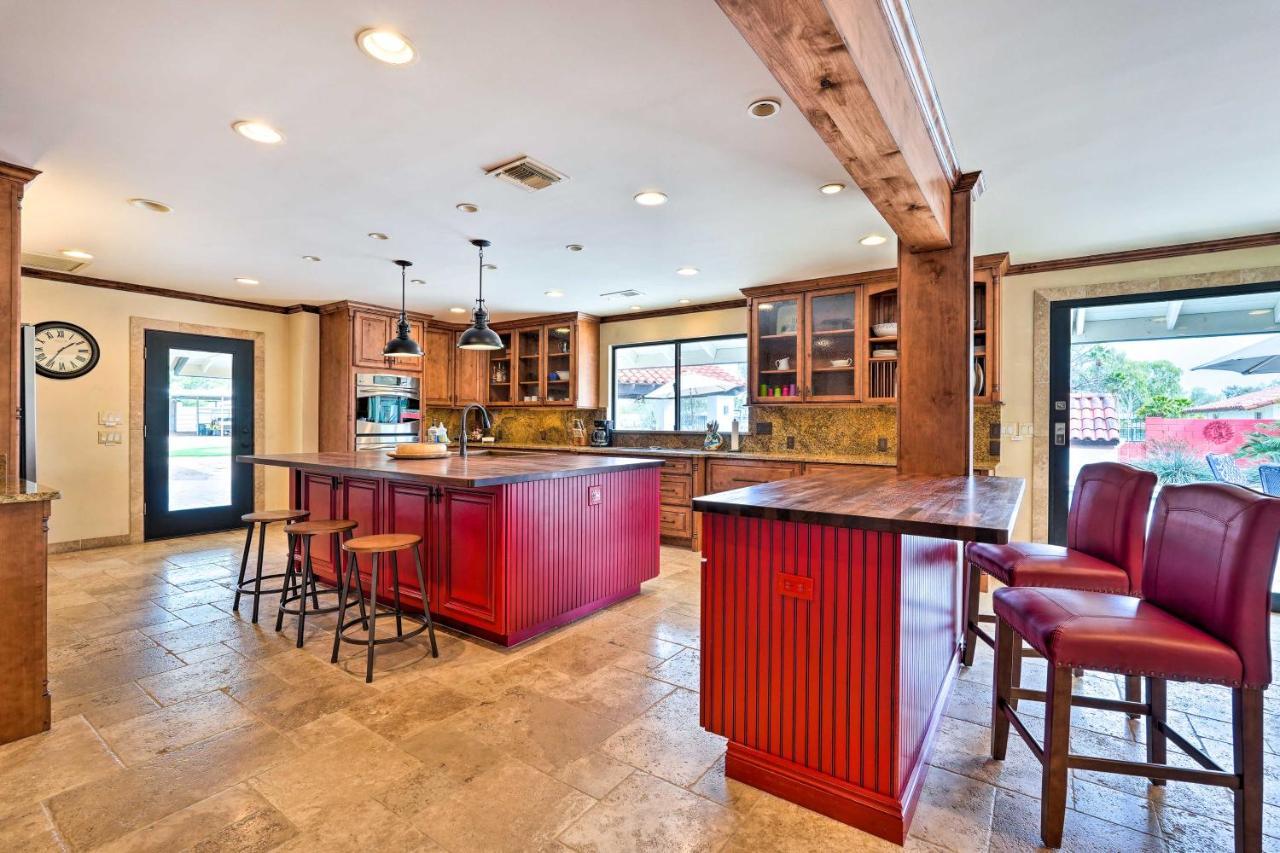 Pet-Friendly Glendale Home With Pool And Putting Green Phoenix Exterior photo