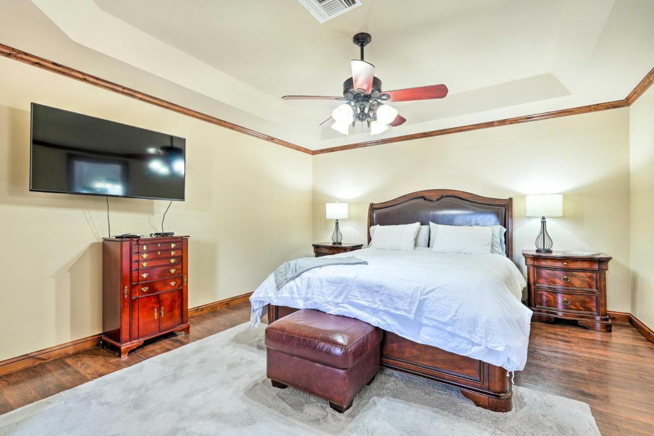 Pet-Friendly Glendale Home With Pool And Putting Green Phoenix Exterior photo
